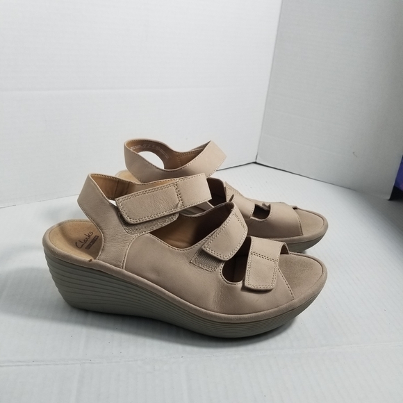 CLARKS COLLECTION SOFT CUSHION WEDGE SHOES SIZE 9 - Picture 1 of 16
